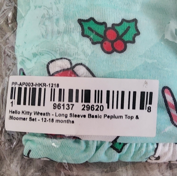 Posh Peanut Hello Kitty Wreath Long sleeved Peplum Ruffled Bummie Set - Picture 3 of 5